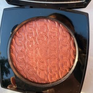 Used CHANEL ILLUMINATING BLUSH POWDER Color: LES CHAINES DE CHANEL (2020)